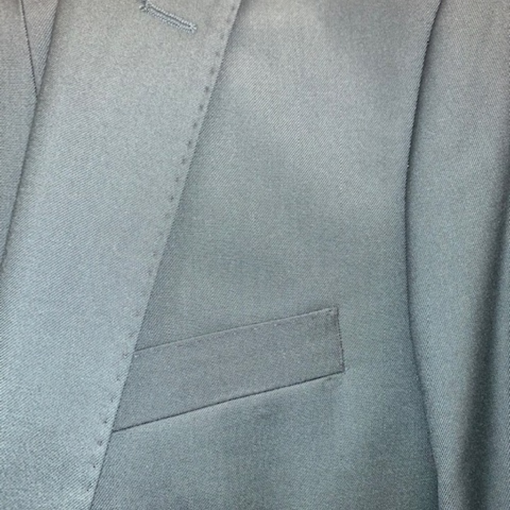 Suit - Picture 4 of 4
